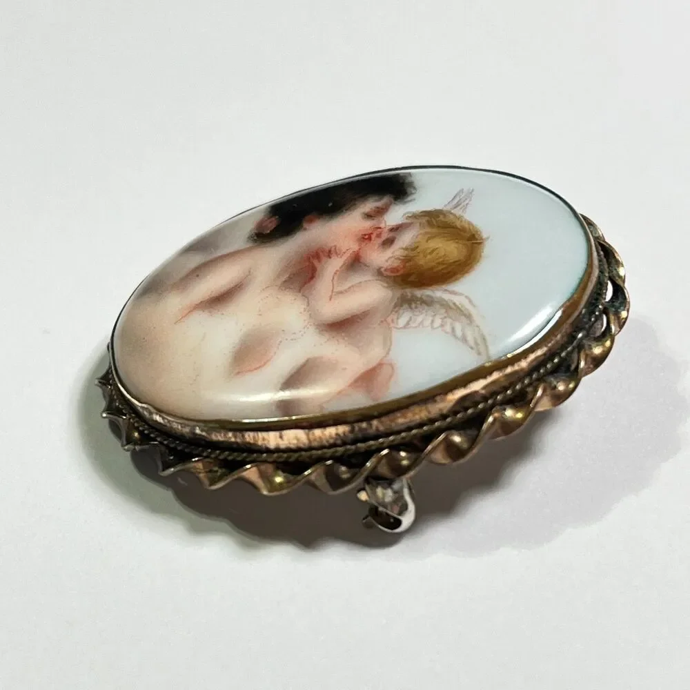 VTG Porcelain Brooch Cupid Kiss Portrait Art Gold Tone Bezel Frame Pin Ceramic